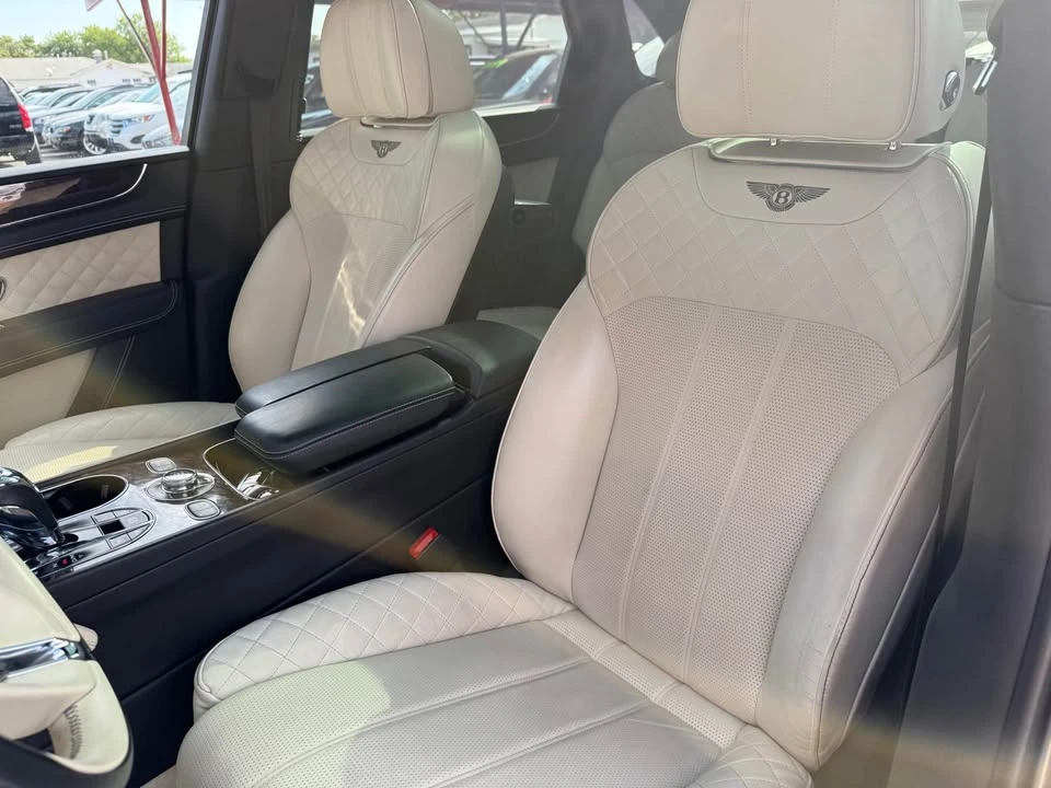 2017 Bentley Bentayga - Image 6 of 8