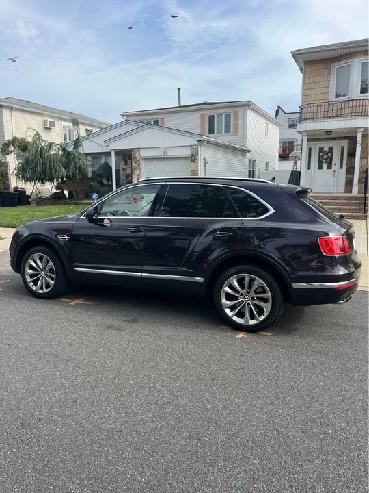 2017 Bentley Bentayga - Image 4 of 13