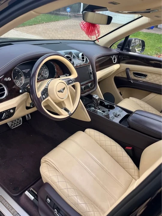2017 Bentley Bentayga - Image 6 of 13
