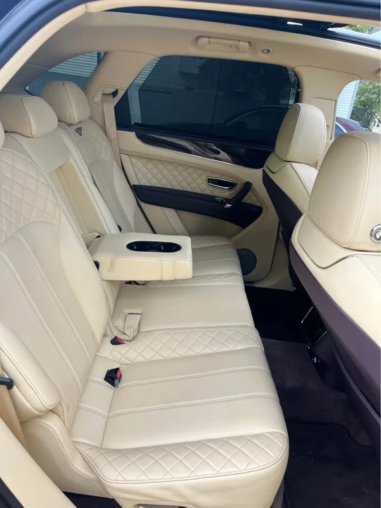 2017 Bentley Bentayga - Image 9 of 13