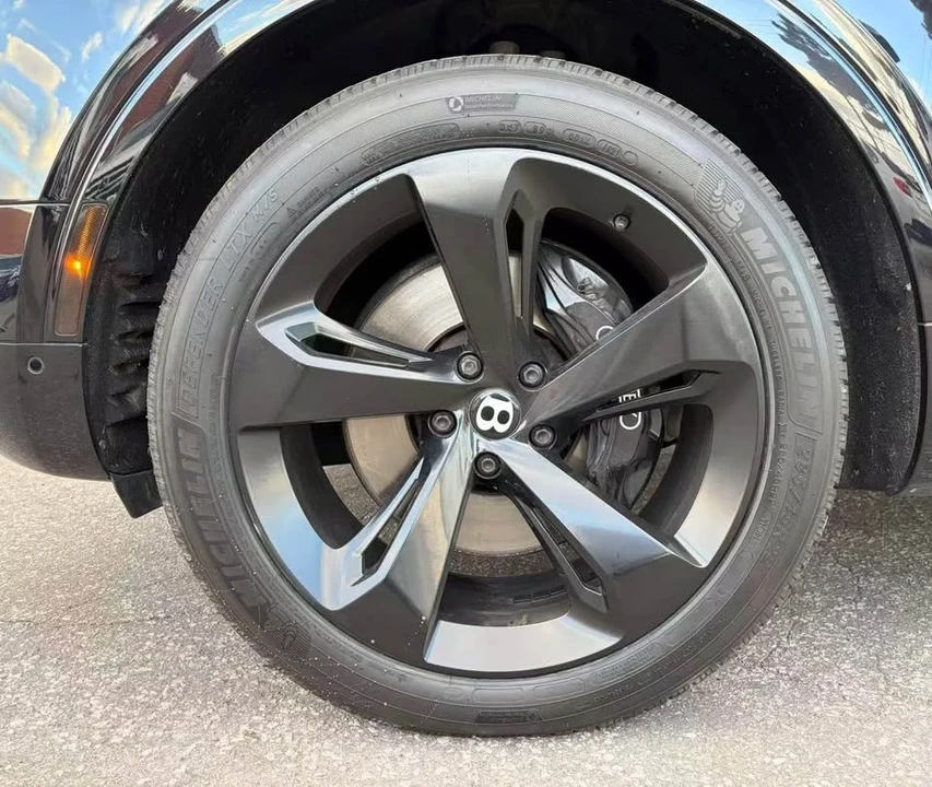 2017 Bentley Bentayga - Image 6 of 14