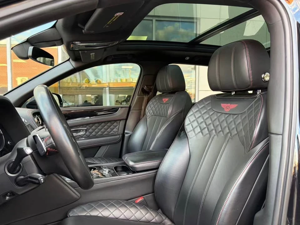 2017 Bentley Bentayga - Image 8 of 14