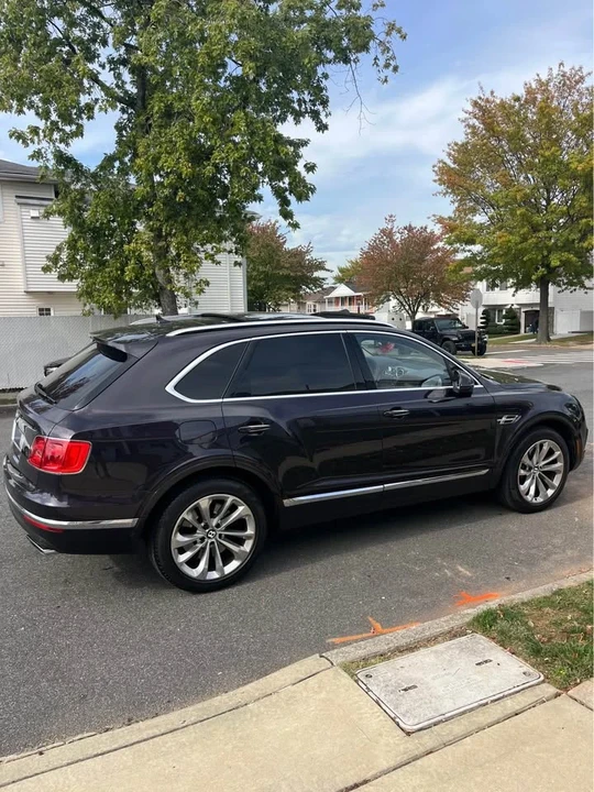 2017 Bentley Bentayga - Image 3 of 13