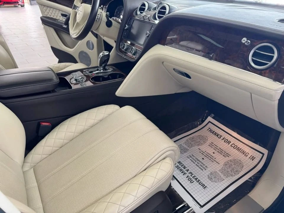 2017 Bentley Bentayga - Image 13 of 19