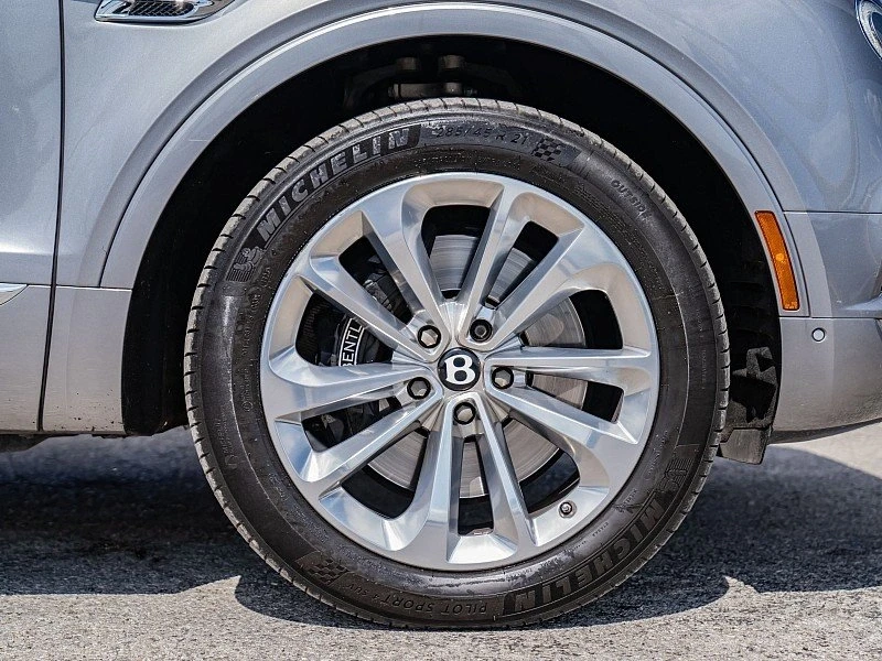 2017 Bentley Bentayga - Image 7 of 13