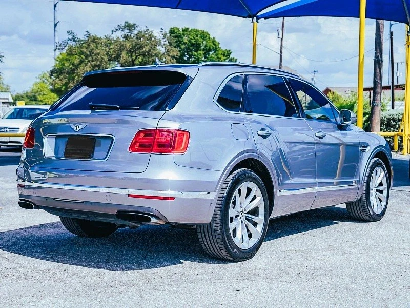 2017 Bentley Bentayga - Image 4 of 13