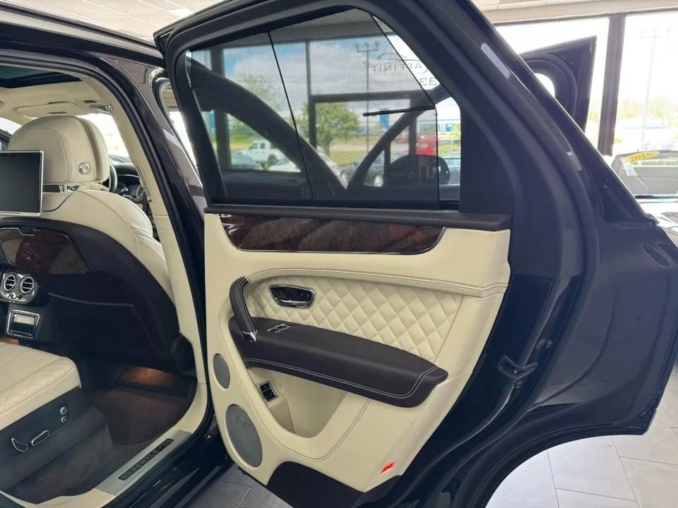 2017 Bentley Bentayga - Image 11 of 20