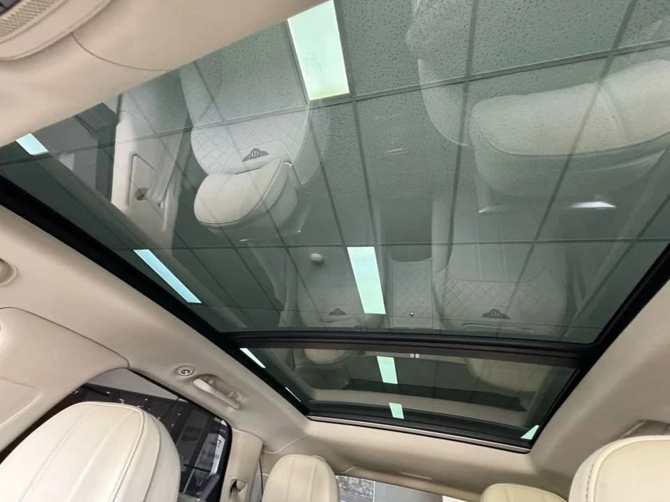 2017 Bentley Bentayga - Image 17 of 20