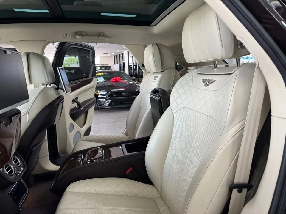 2017 Bentley Bentayga - Image 8 of 20