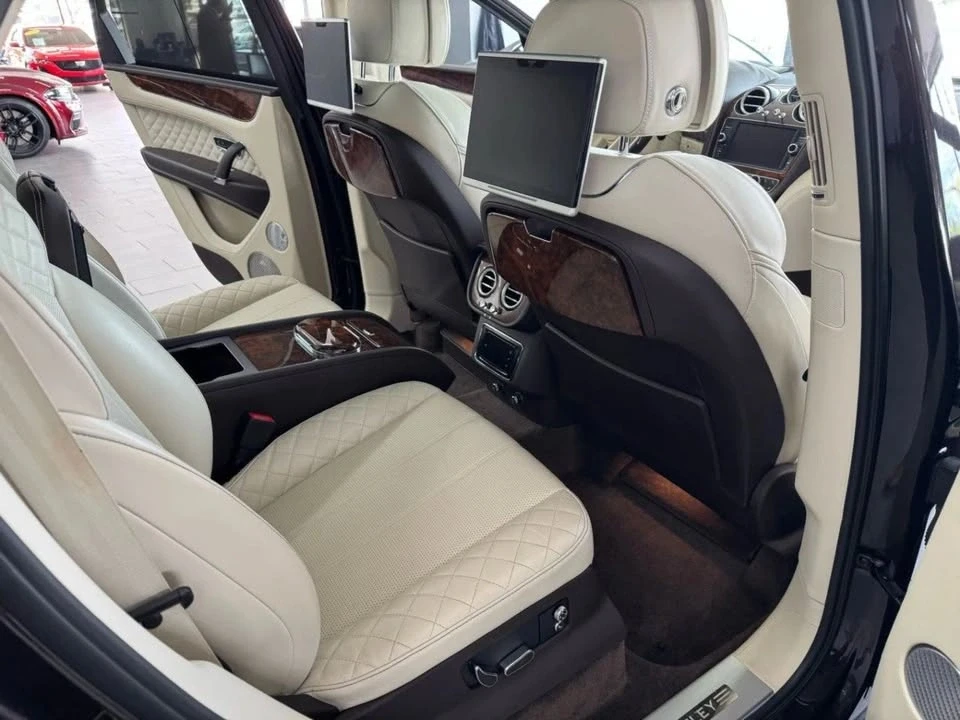 2017 Bentley Bentayga - Image 17 of 20