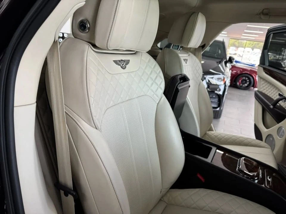2017 Bentley Bentayga - Image 18 of 20