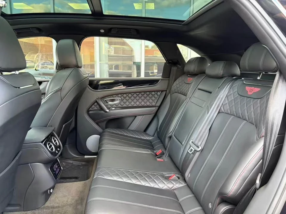 2017 Bentley Bentayga - Image 7 of 14