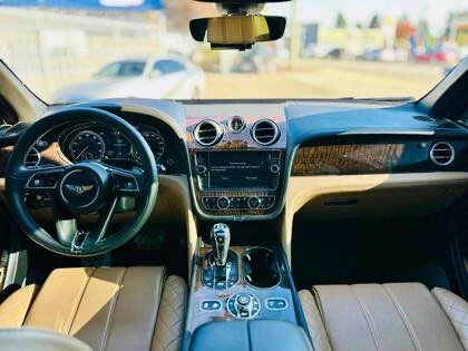 2017 Bentley Bentayga - Image 5 of 6