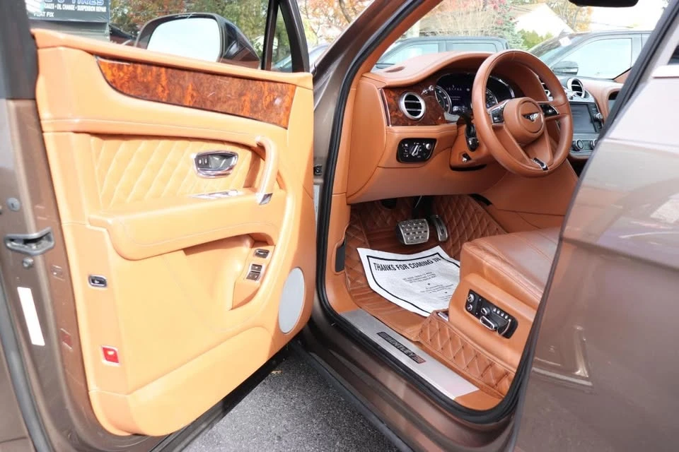 2017 Bentley Bentayga - Image 10 of 20