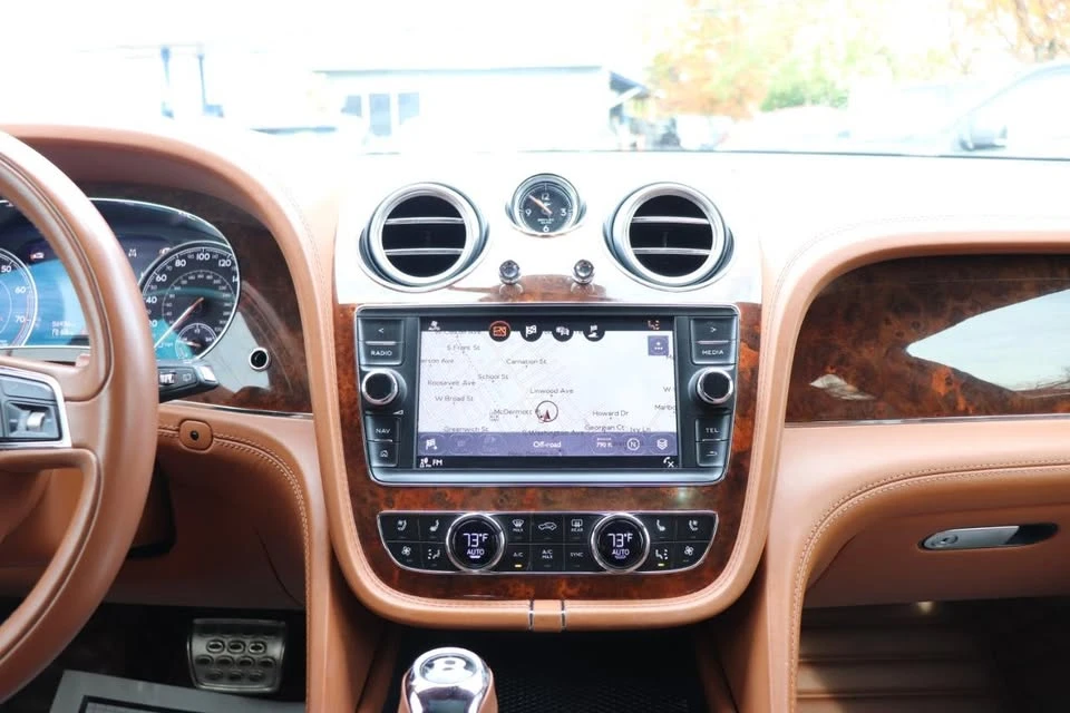2017 Bentley Bentayga - Image 19 of 20