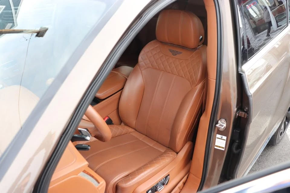 2017 Bentley Bentayga - Image 11 of 20