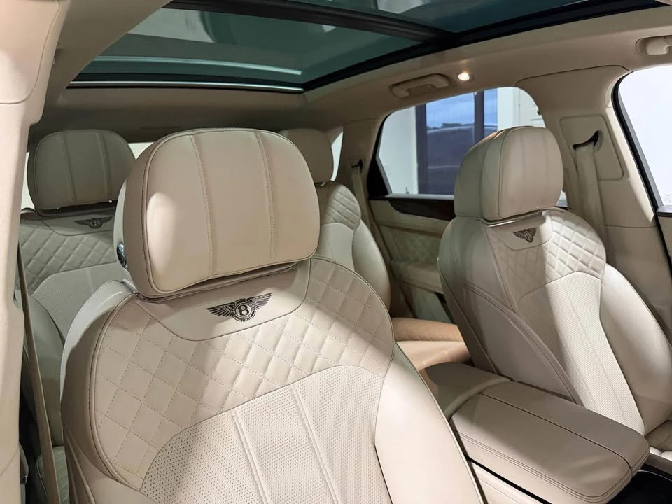 2017 Bentley Bentayga - Image 14 of 15