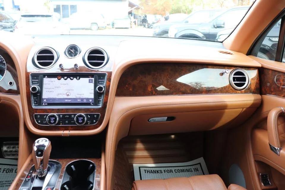 2017 Bentley Bentayga - Image 18 of 20