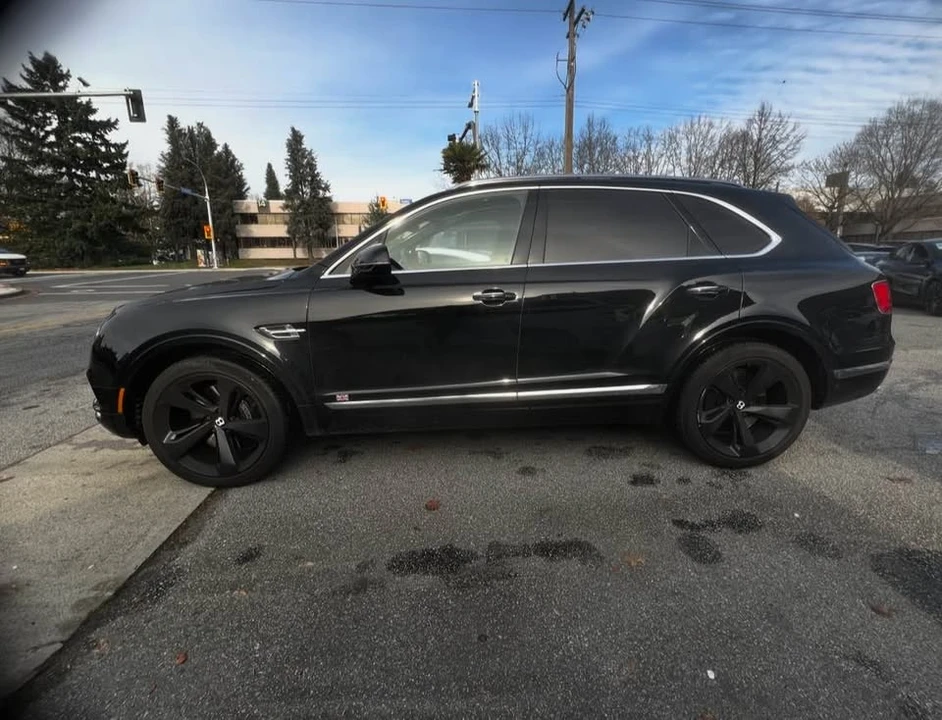 2017 Bentley Bentayga - Image 8 of 19