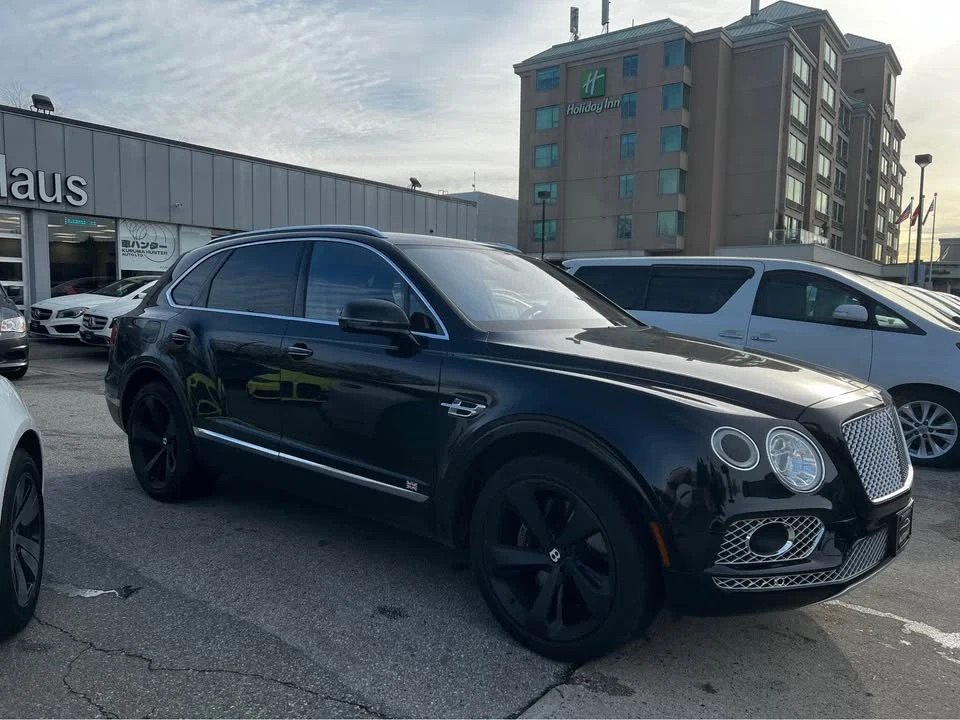 2017 Bentley Bentayga - Image 18 of 19