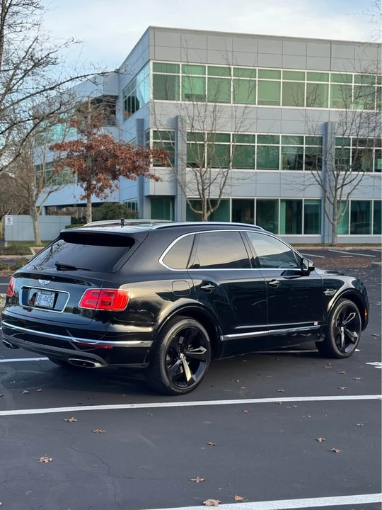2017 Bentley Bentayga - Image 4 of 20