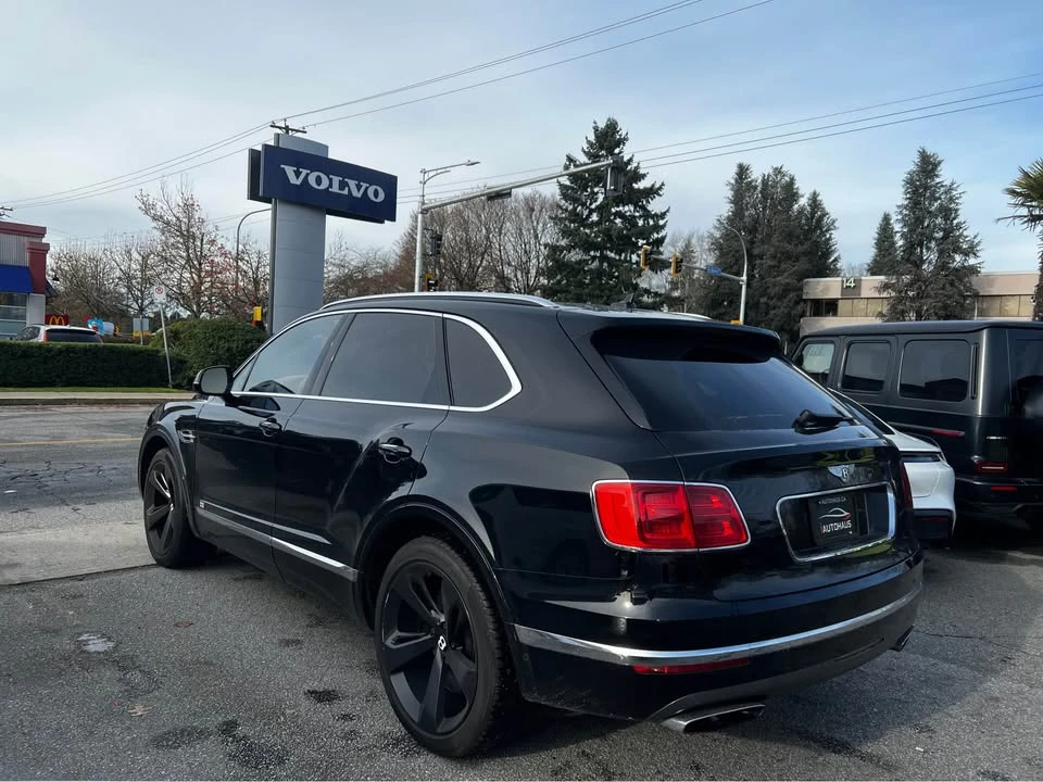 2017 Bentley Bentayga - Image 4 of 19