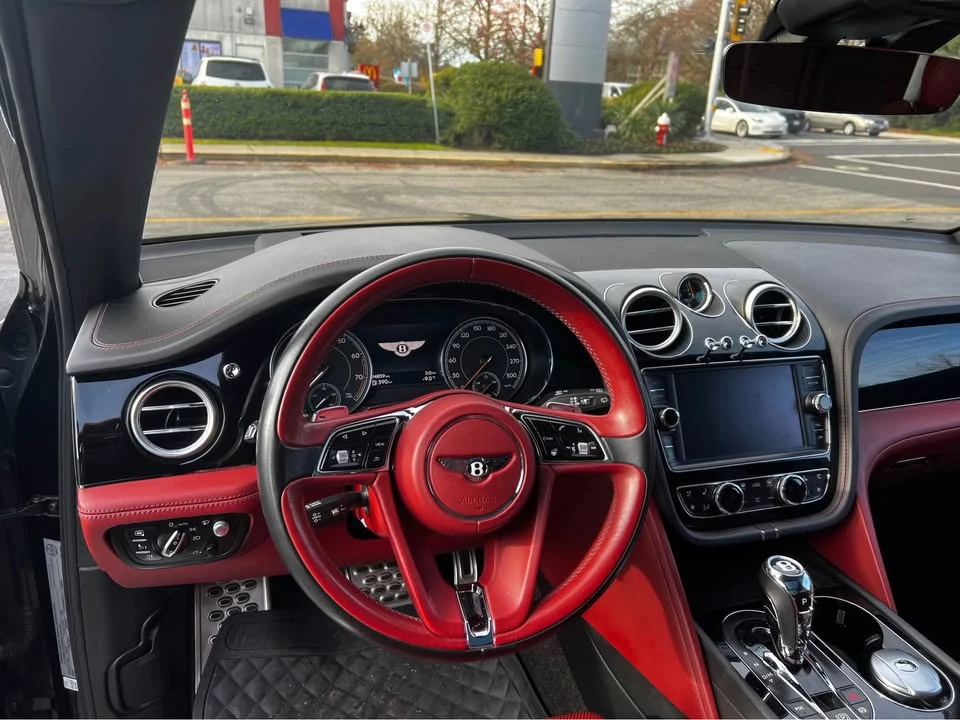 2017 Bentley Bentayga - Image 15 of 19