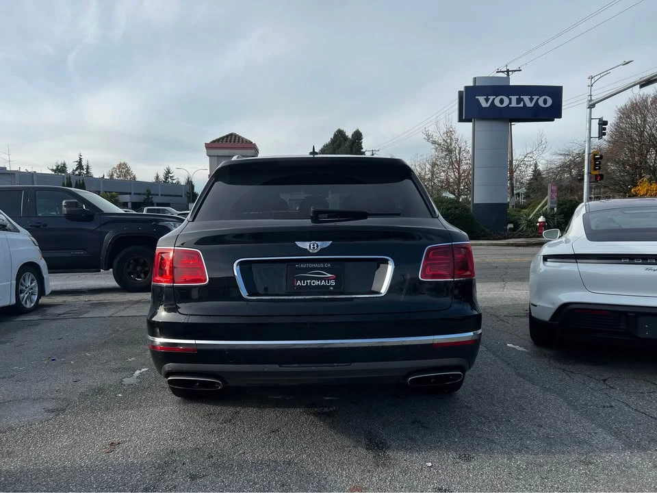2017 Bentley Bentayga - Image 2 of 19