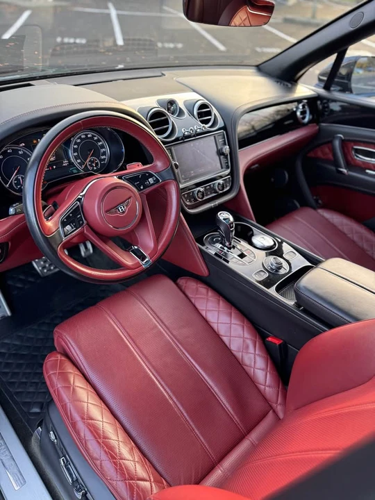 2017 Bentley Bentayga - Image 16 of 20