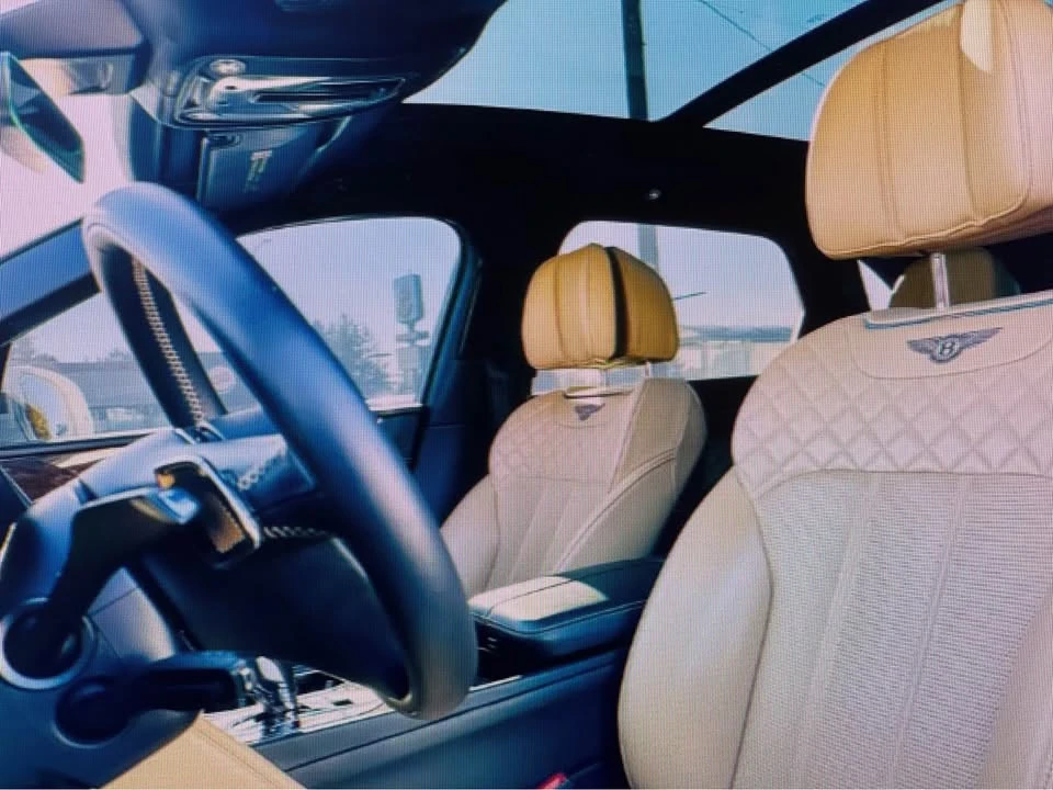 2017 Bentley Bentayga - Image 8 of 17