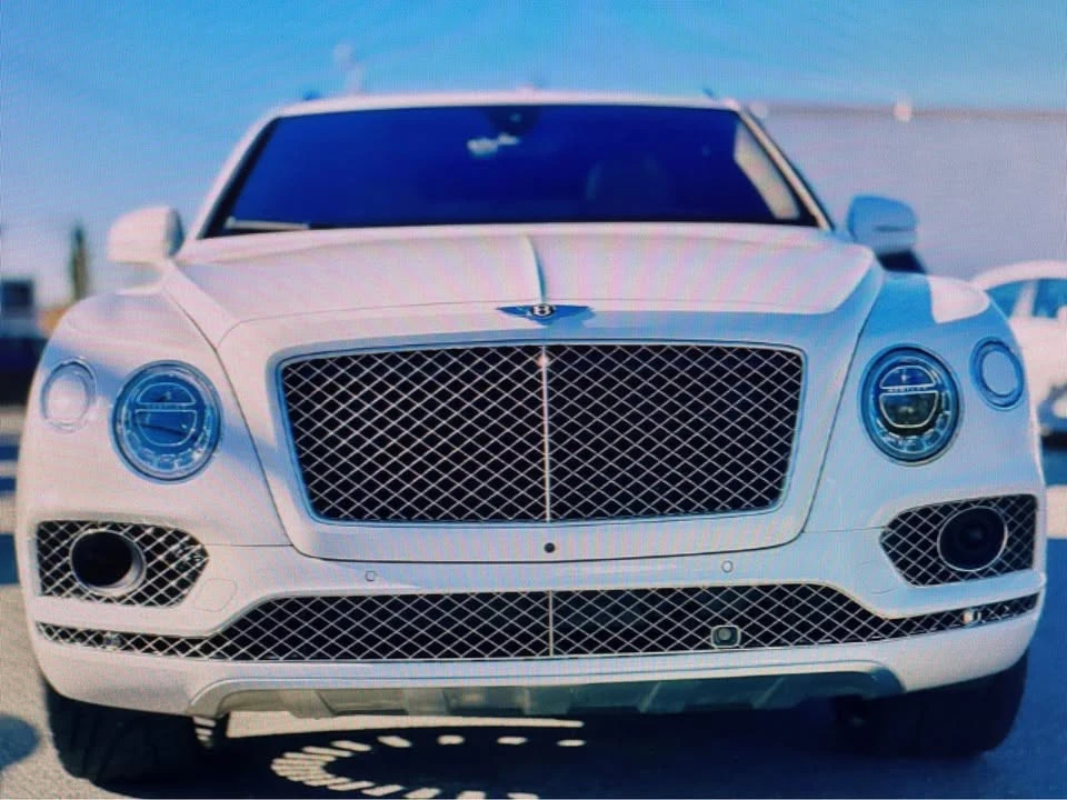 2017 Bentley Bentayga - Image 2 of 17