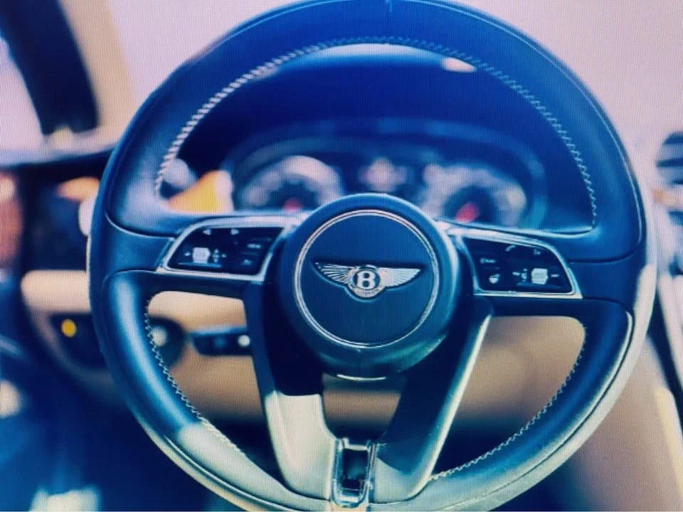 2017 Bentley Bentayga - Image 7 of 17