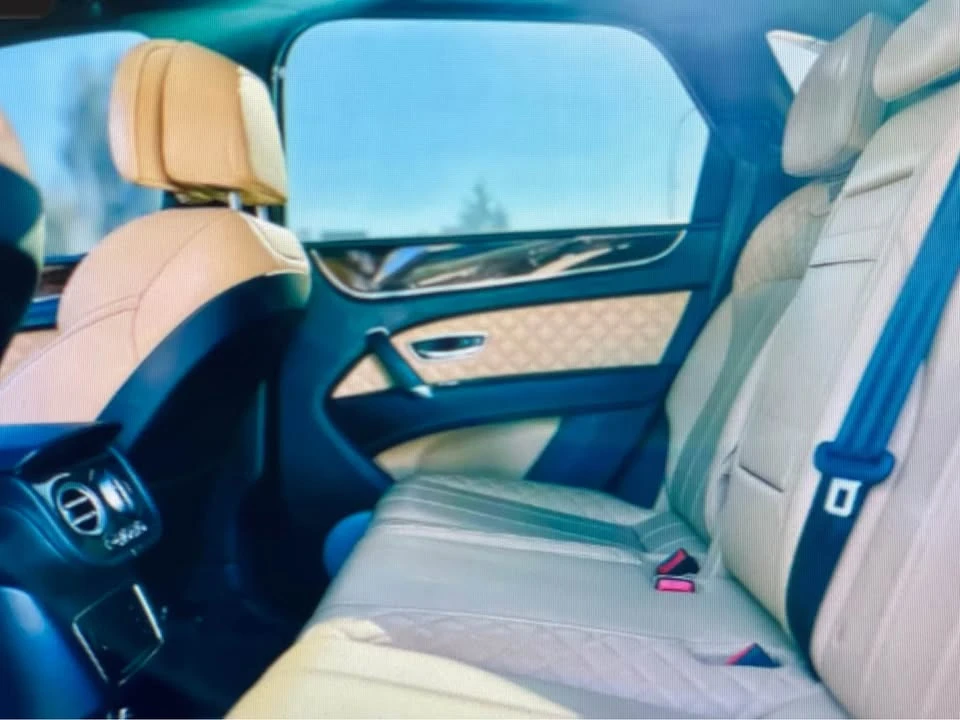 2017 Bentley Bentayga - Image 13 of 17