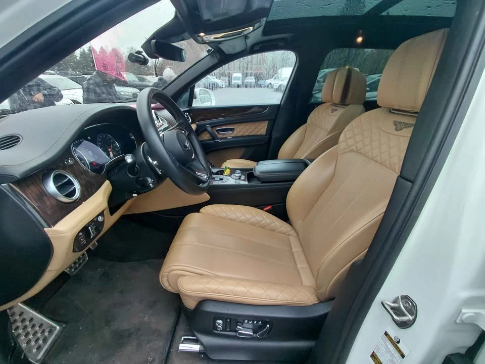 2017 Bentley Bentayga - Image 5 of 8