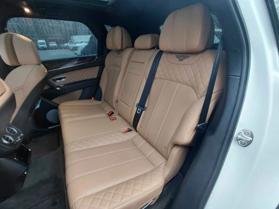 2017 Bentley Bentayga - Image 7 of 8