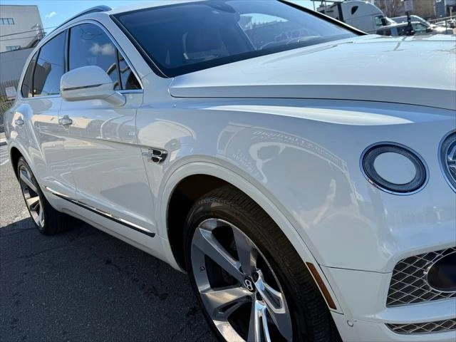 2017 Bentley Bentayga - Image 16 of 20