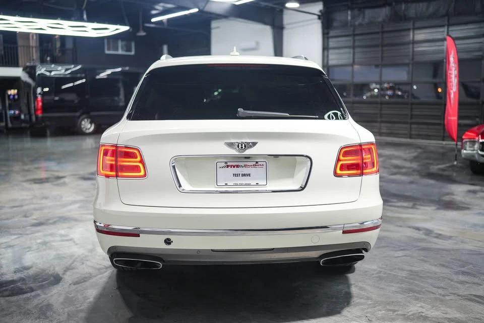 2017 Bentley Bentayga - Image 7 of 16