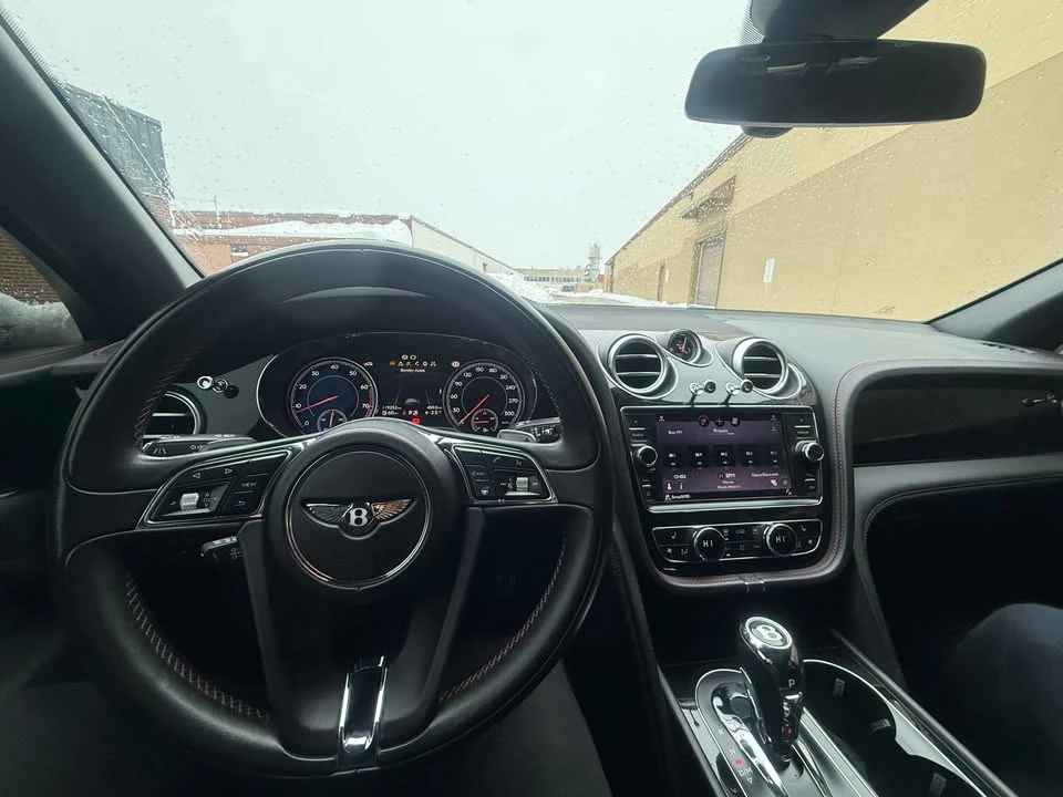2017 Bentley Bentayga - Image 6 of 9