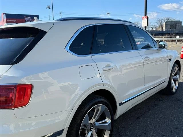 2017 Bentley Bentayga - Image 19 of 20
