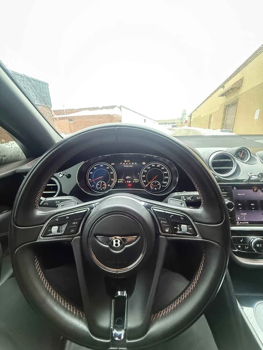 2017 Bentley Bentayga - Image 5 of 9