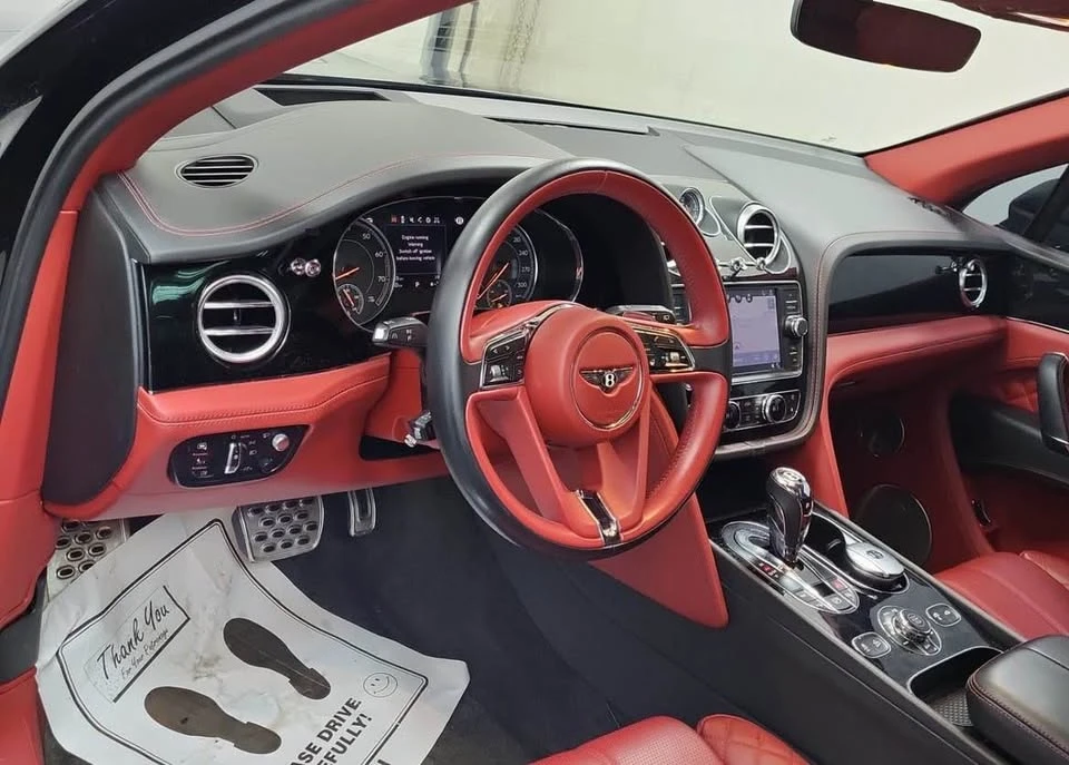 2017 Bentley Bentayga - Image 2 of 7