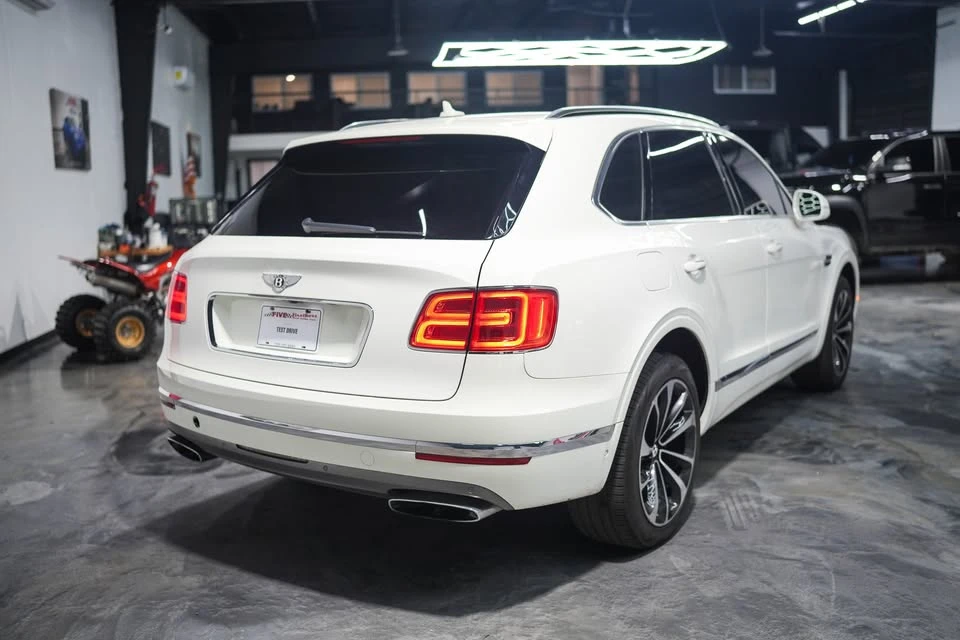 2017 Bentley Bentayga - Image 6 of 16