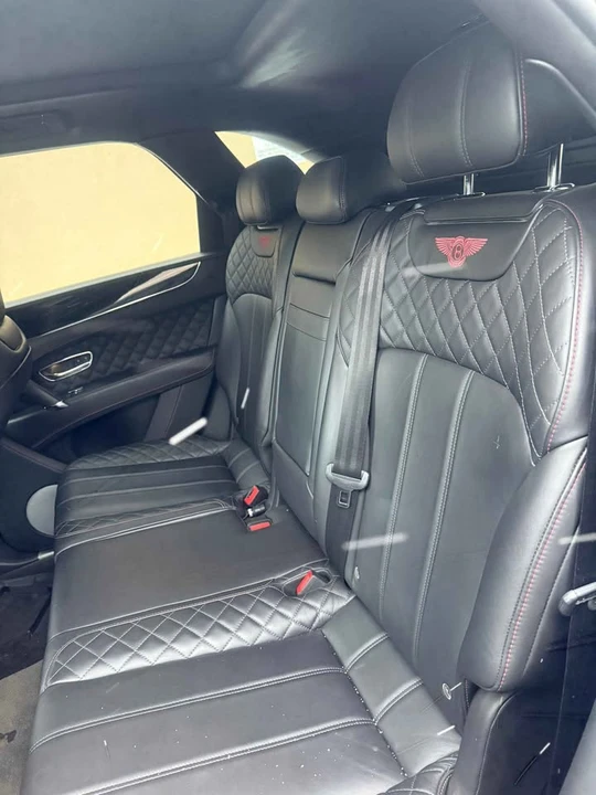 2017 Bentley Bentayga - Image 8 of 9