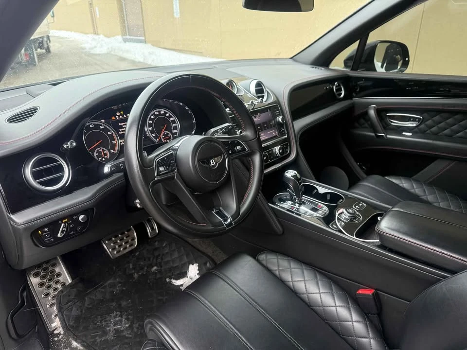 2017 Bentley Bentayga - Image 7 of 9
