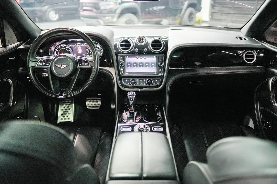 2017 Bentley Bentayga - Image 17 of 20