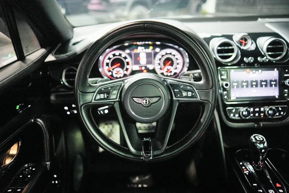 2017 Bentley Bentayga - Image 13 of 16