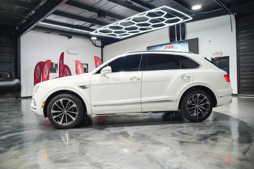 2017 Bentley Bentayga - Image 15 of 20