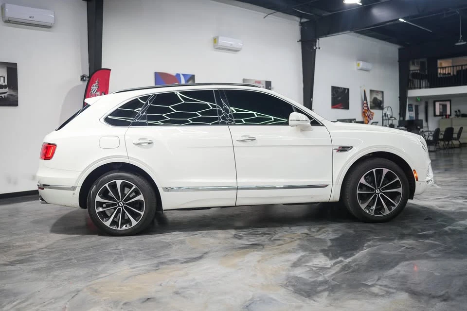 2017 Bentley Bentayga - Image 4 of 16