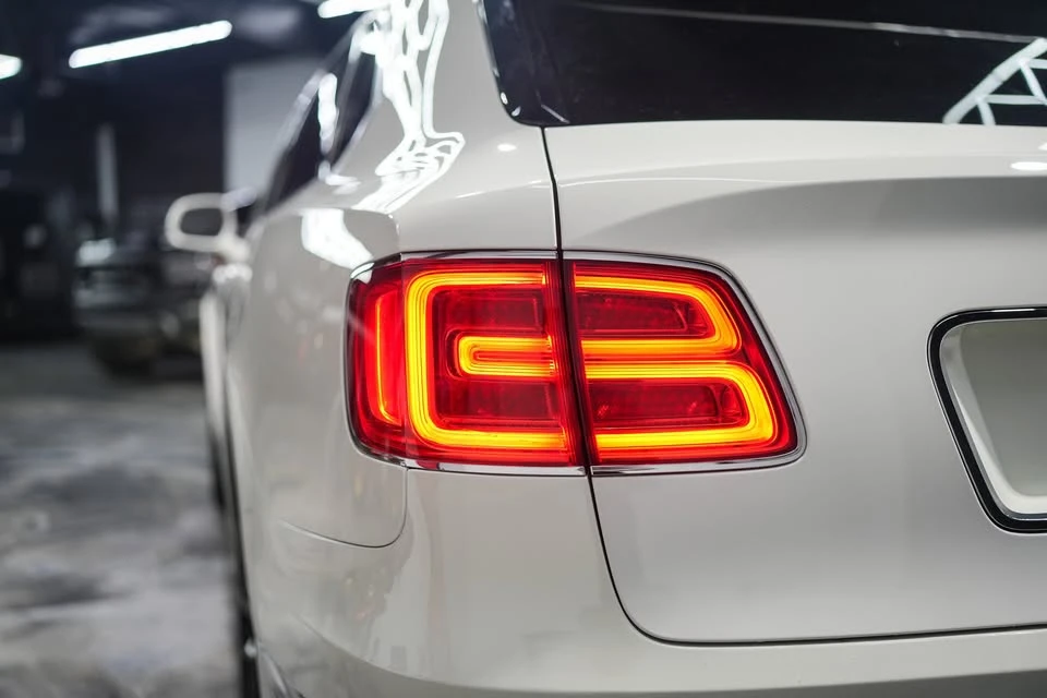 2017 Bentley Bentayga - Image 14 of 20