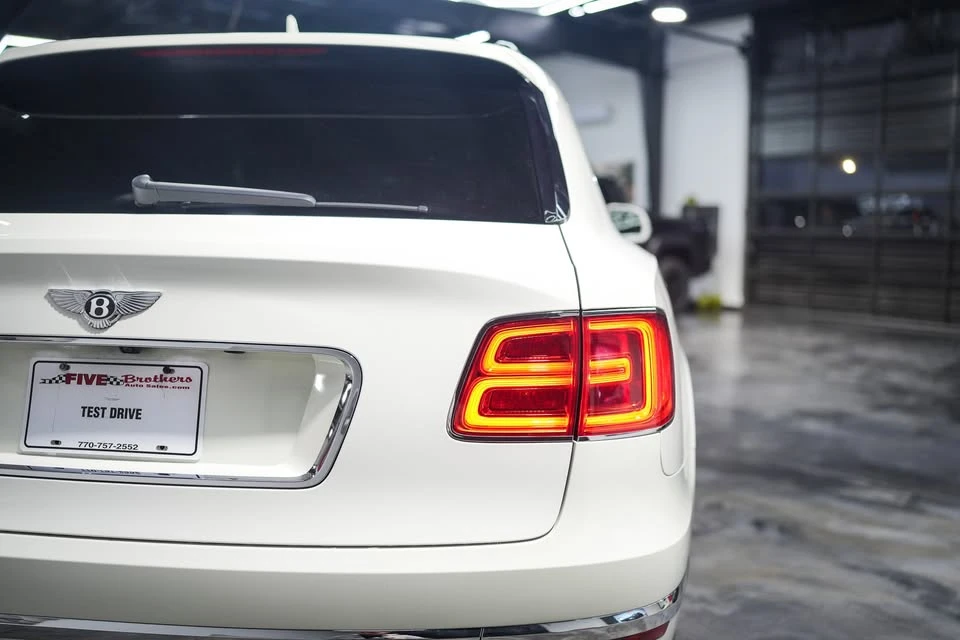 2017 Bentley Bentayga - Image 13 of 20